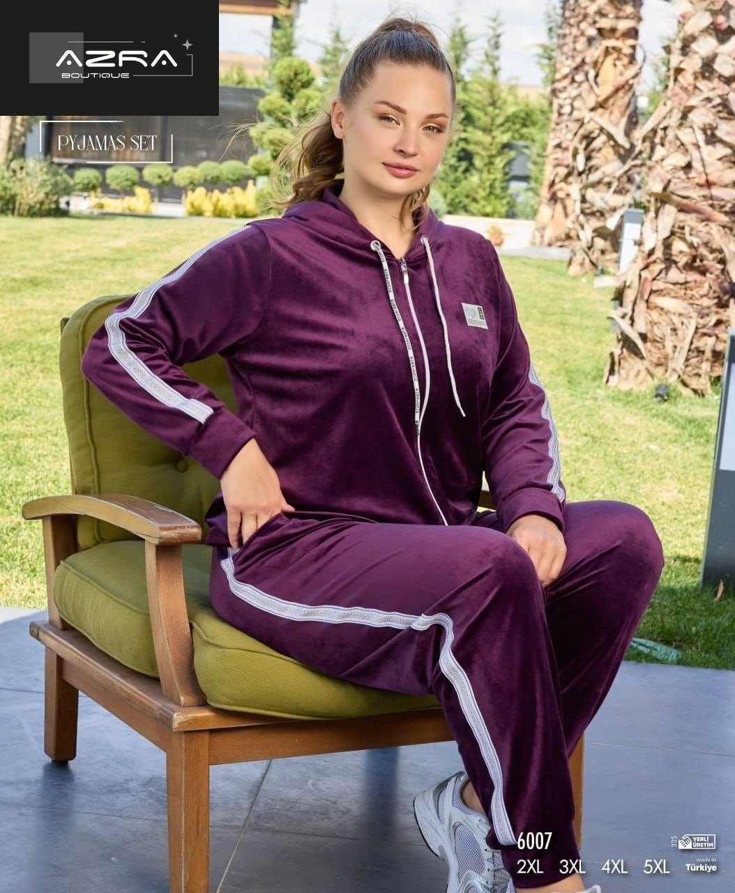 2025/11/1000192705.jpg KADIN KADİFE MÜRDÜM KAPŞONLU FERMUARLI EŞORTMAN TAKIMI - Görsel 1